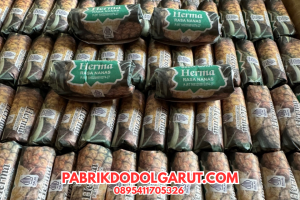 Dodol Garut untuk Paket Oleh-Oleh Keluarga Besar